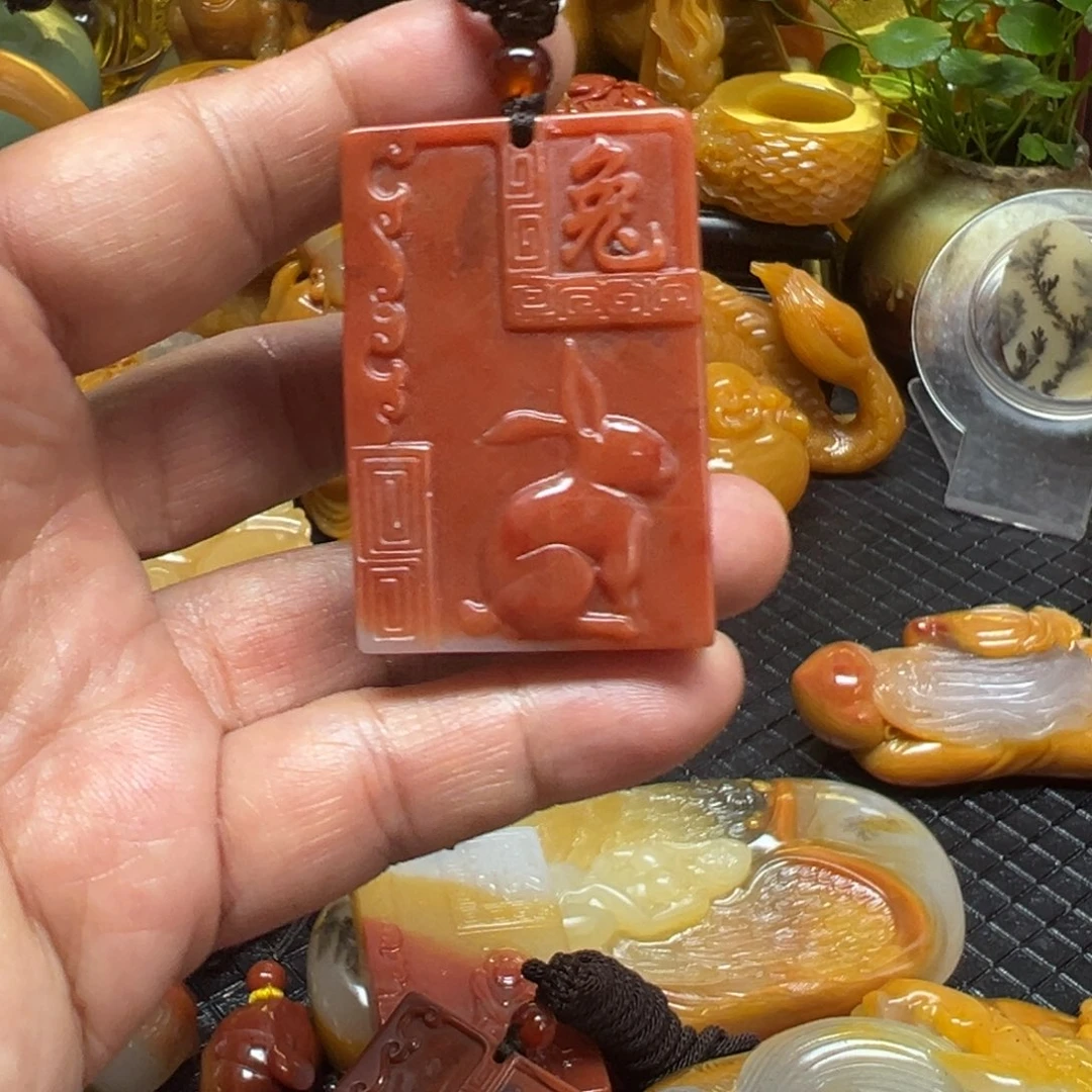 石英质玉未镶嵌颈饰