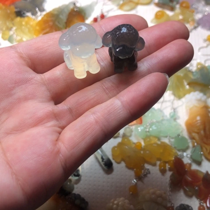 依***依蛇纹石玉未镶嵌耳坠