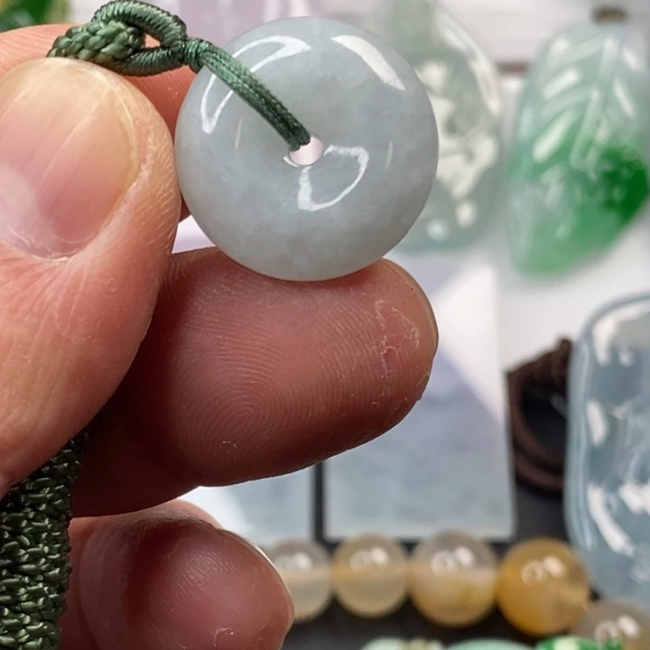 翡翠未镶嵌颈饰未