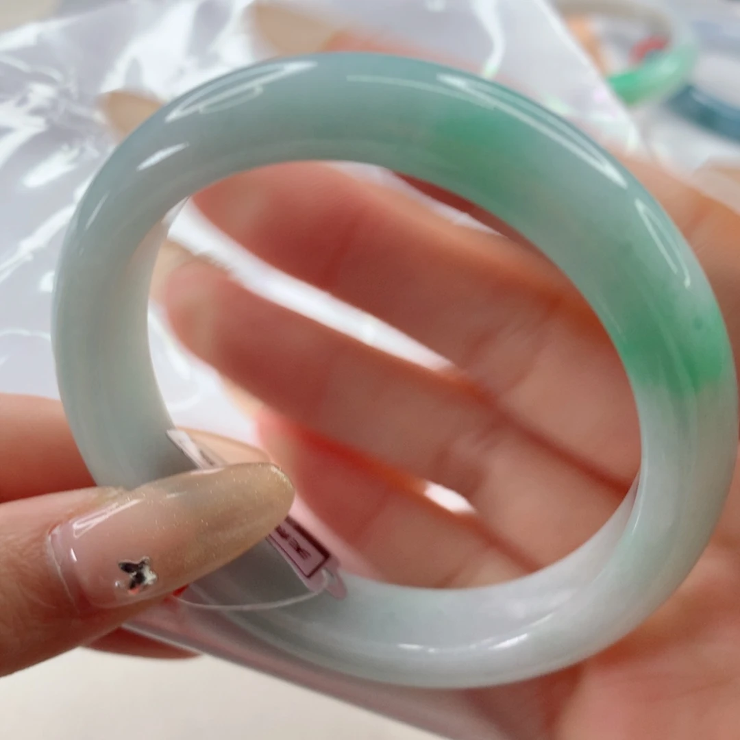 翡翠手镯未镶嵌56.4 正圈