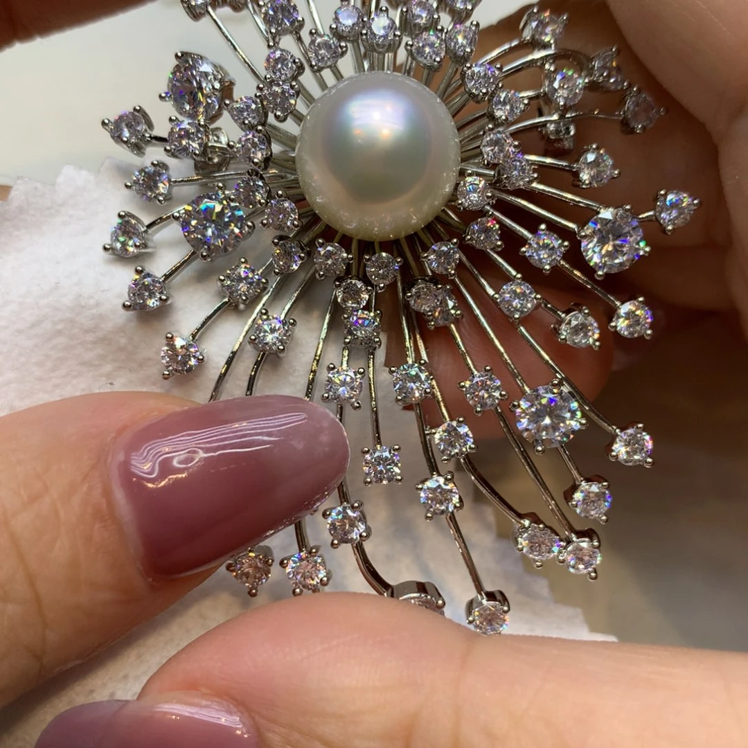 未镶嵌胸饰海水珍珠