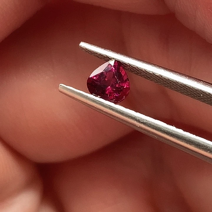 碧玺未镶嵌裸石卢比莱全景