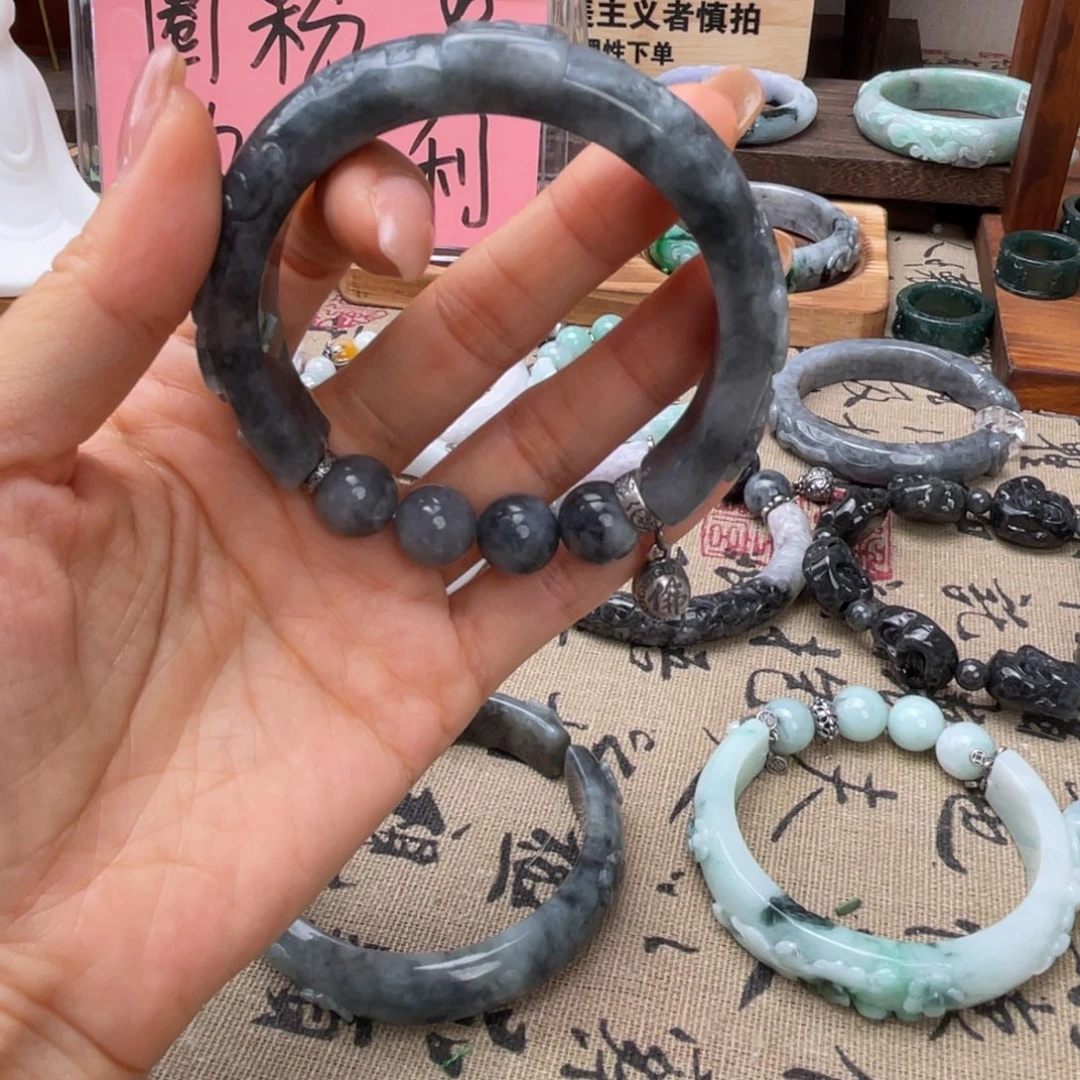 l***y翡翠未镶嵌手链手镯