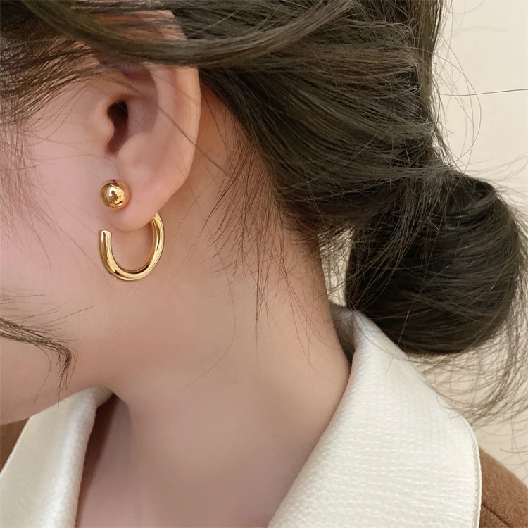 法式简约高级感光面C型耳环气质轻奢小众百搭素款冷淡风耳钉耳饰