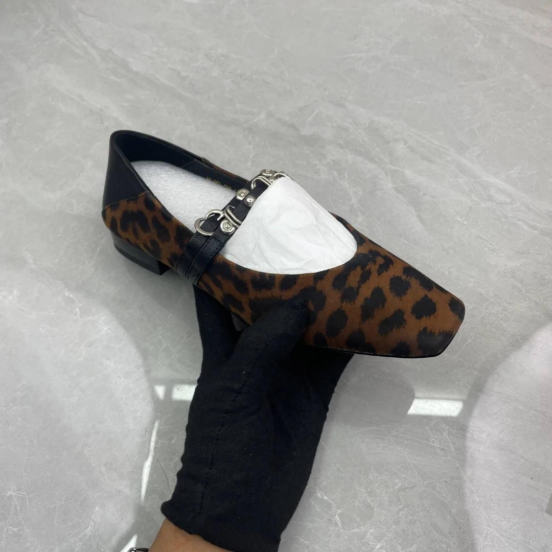 单鞋女 (羊皮) 8-96-1 (孤品) c区37/38码