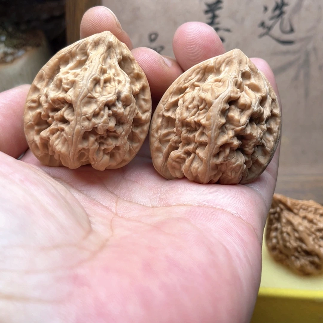 文玩核桃吊坠37顺歪火山小粗筋