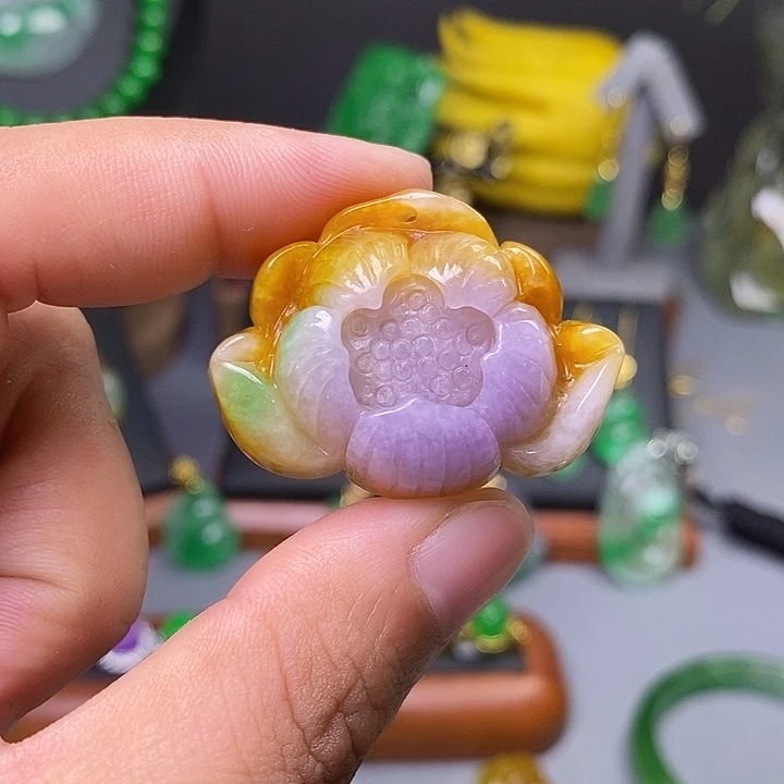 吊坠(赠链)未镶嵌翡翠