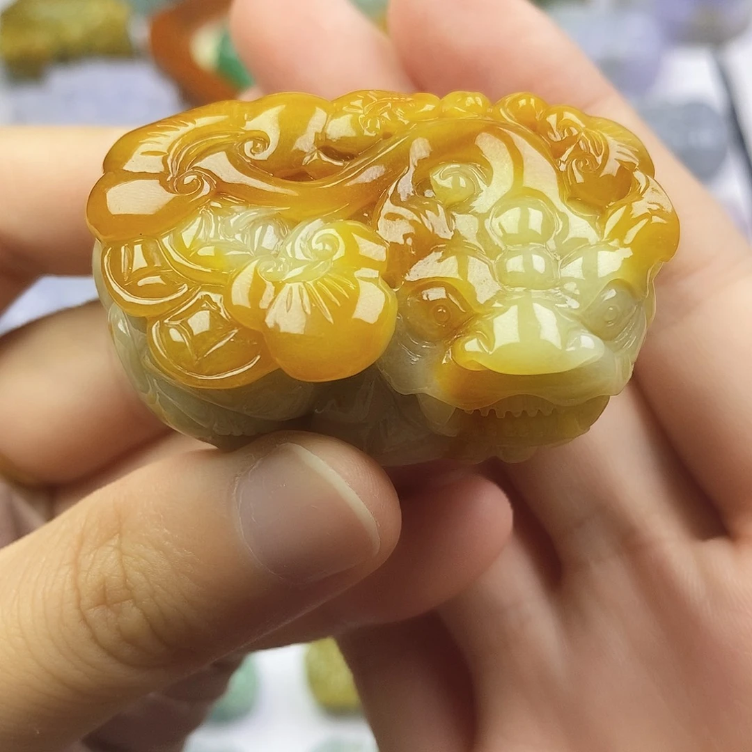 颈饰未镶嵌翡翠貔貅