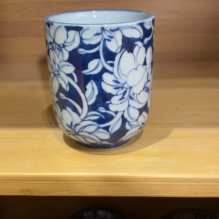 青花瓷景德镇手绘百合花水杯