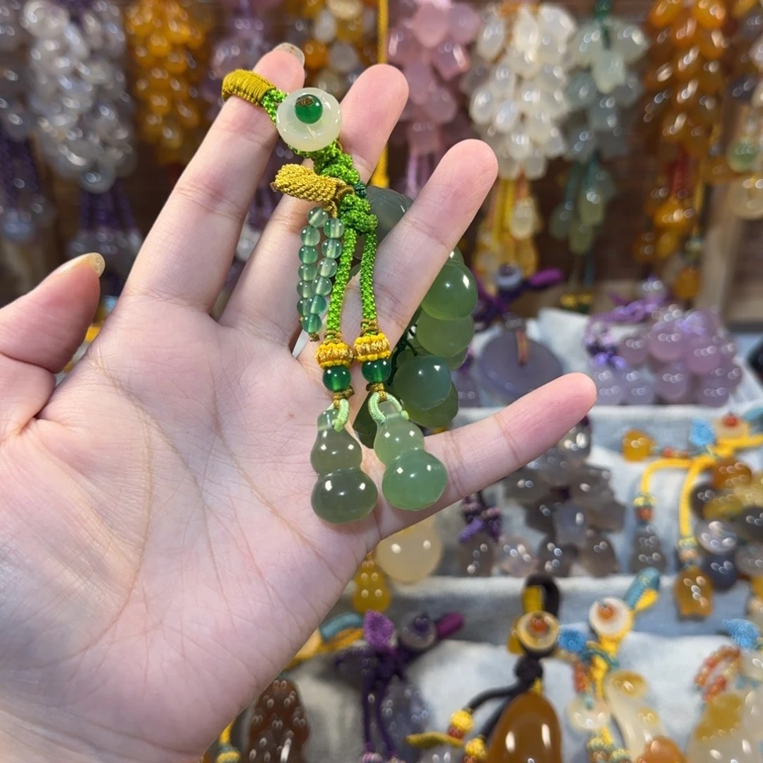 女***1玛瑙/玉髓钥匙挂件未镶嵌