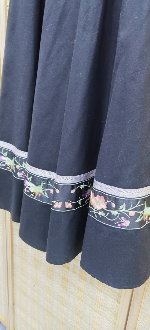 大摆绣花苗服长裙松紧腰民族服装