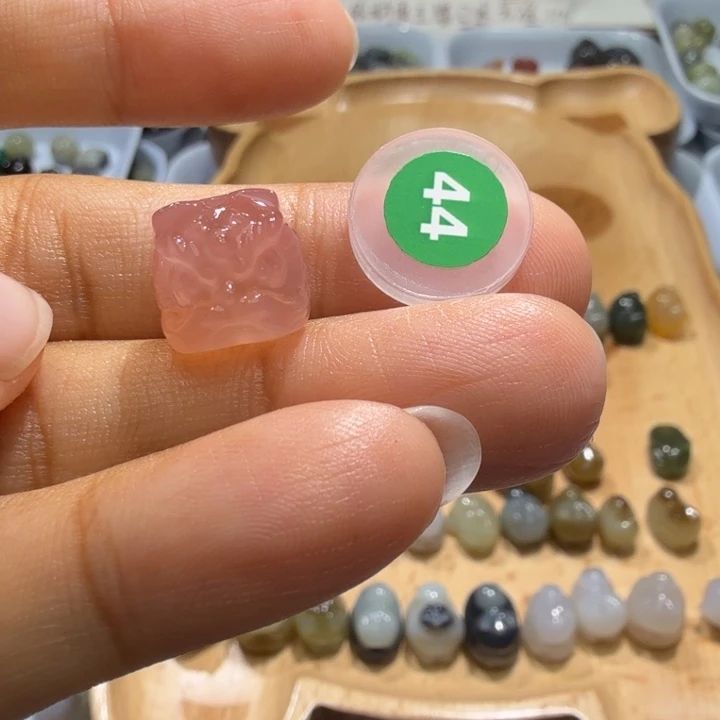 和田玉未镶嵌珠宝半成品