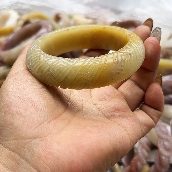 未镶嵌手镯石英岩玉久*