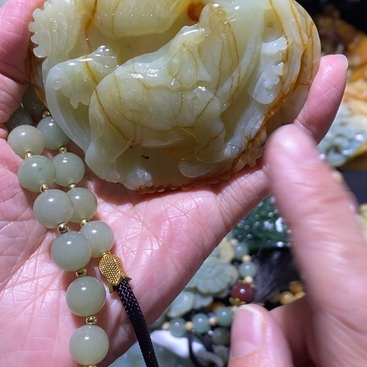 蛇纹石玉岫玉吊坠未镶嵌