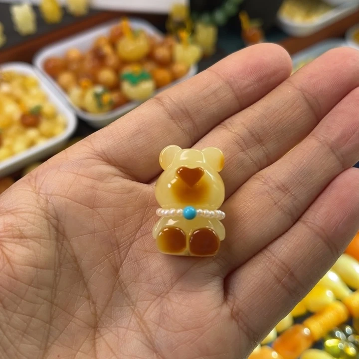 琥珀未镶嵌裸石小熊