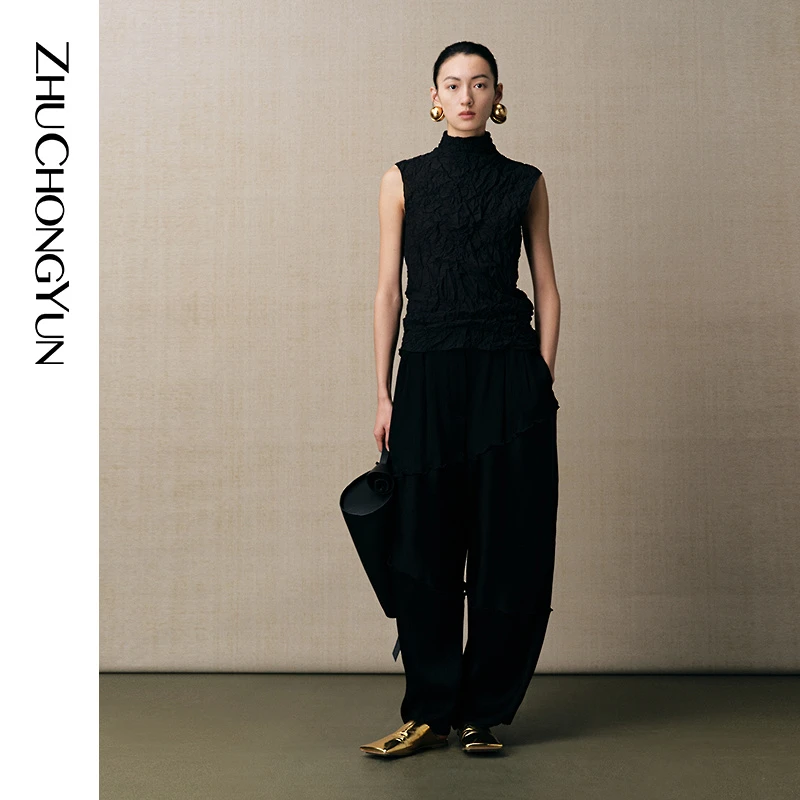 ZHUCHONGYUN2025夏新款黑色前后两穿小高领轻透皱感上衣C1FZ21501