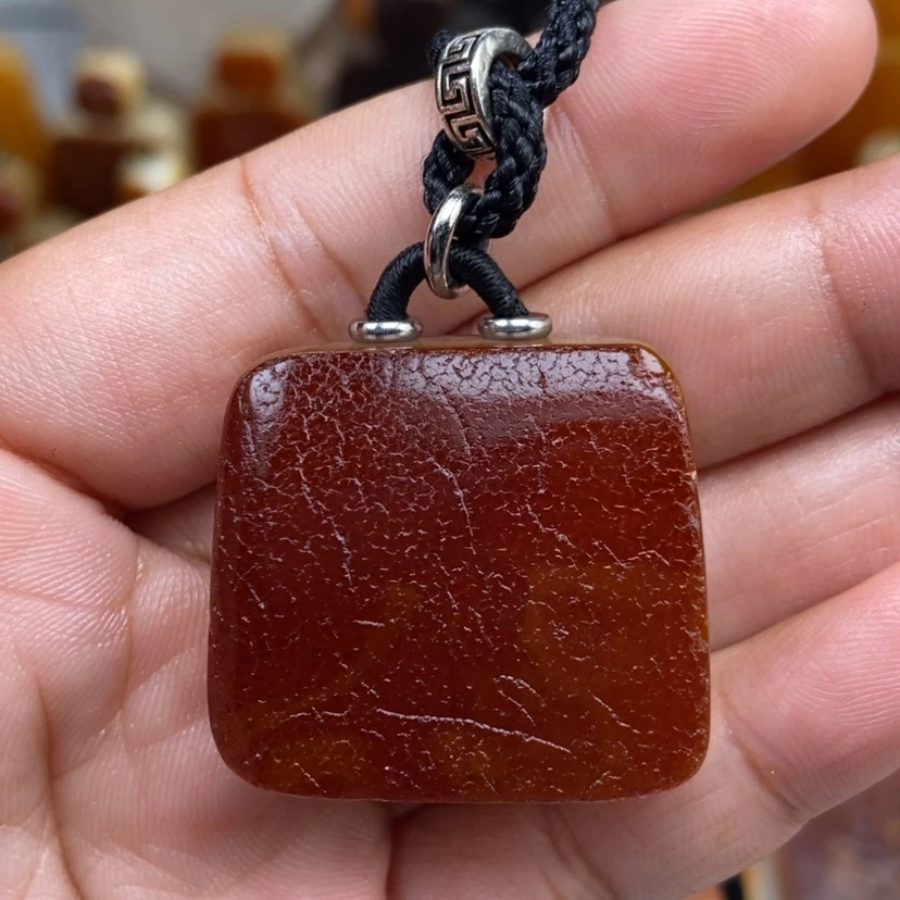 【闪购商品】琥珀颈饰未镶嵌