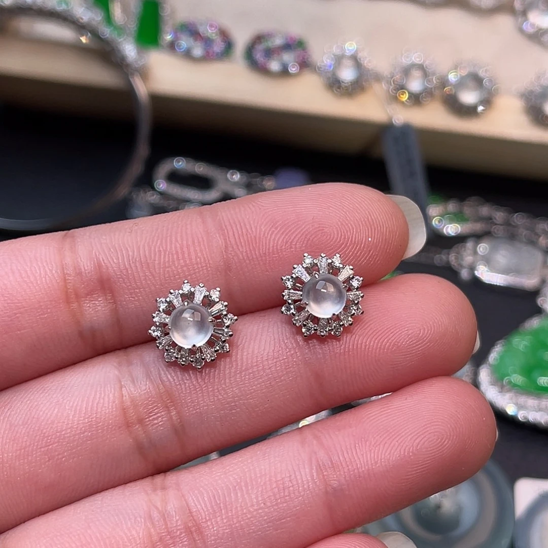 翡翠18K金镶嵌耳饰蛋面