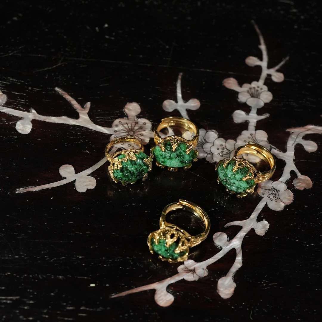 2.10香港王老板-翡翠a货镶嵌戒指多样性发一5y02