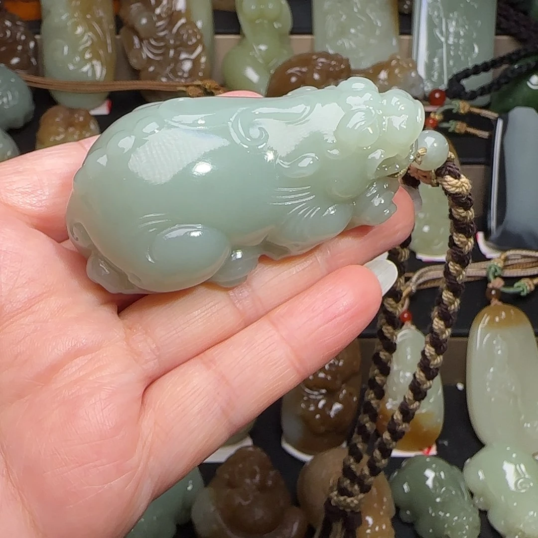 ℒ****和田玉未镶嵌颈饰