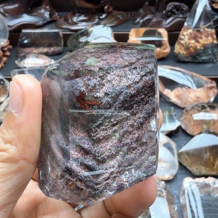 某***人未镶嵌水晶大型摆件（非配饰）