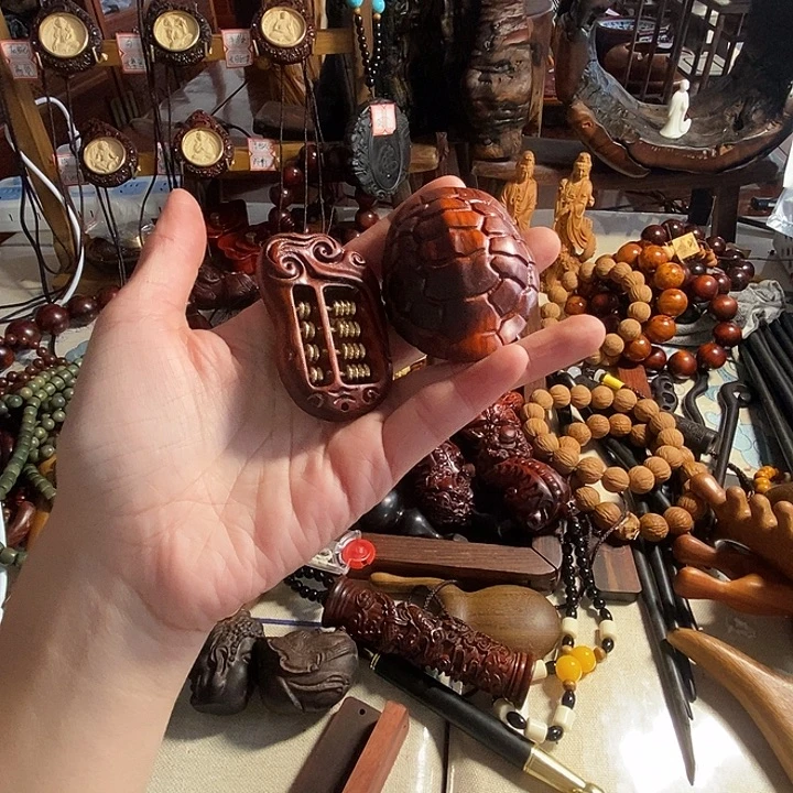 黑酸枝木类紫檀手把件