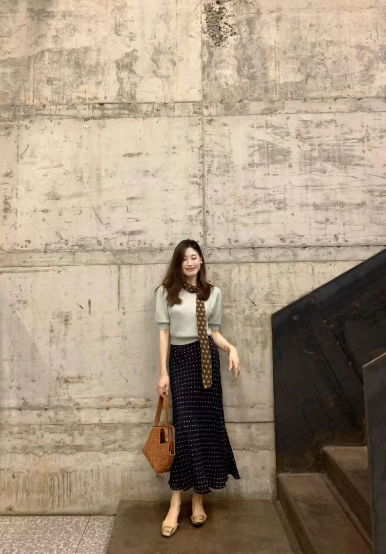 2025早秋高级感巨好看独特漂亮小香风针织上衣波点半身裙套装女