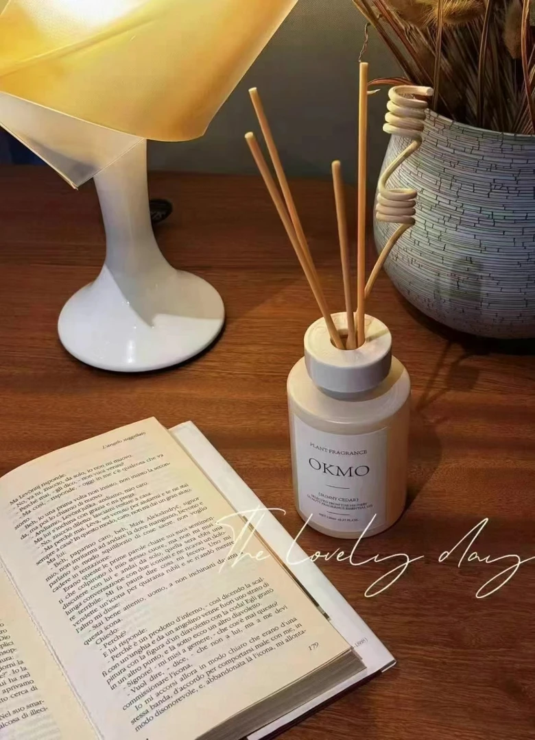 【晴时雪松】okmo晴时雪松让家成为放松的避风港让工作享受的旅程