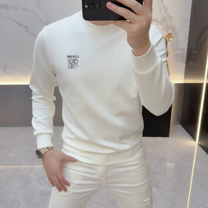 艾塞西隆比秋季新款时尚圆领简约修身打底衫字母徽章休闲长袖T恤