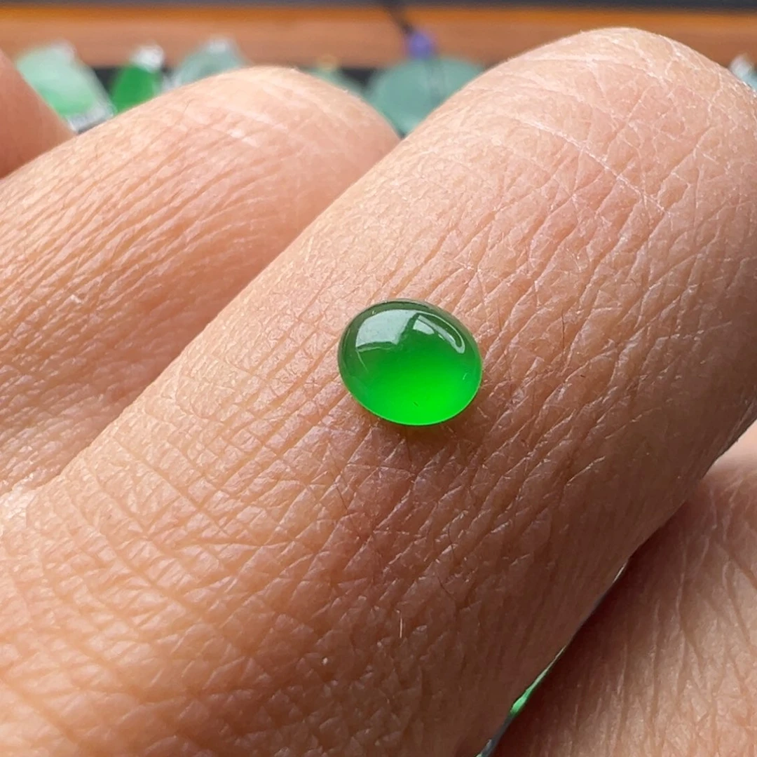 翡翠颈饰未镶嵌蛋4.8