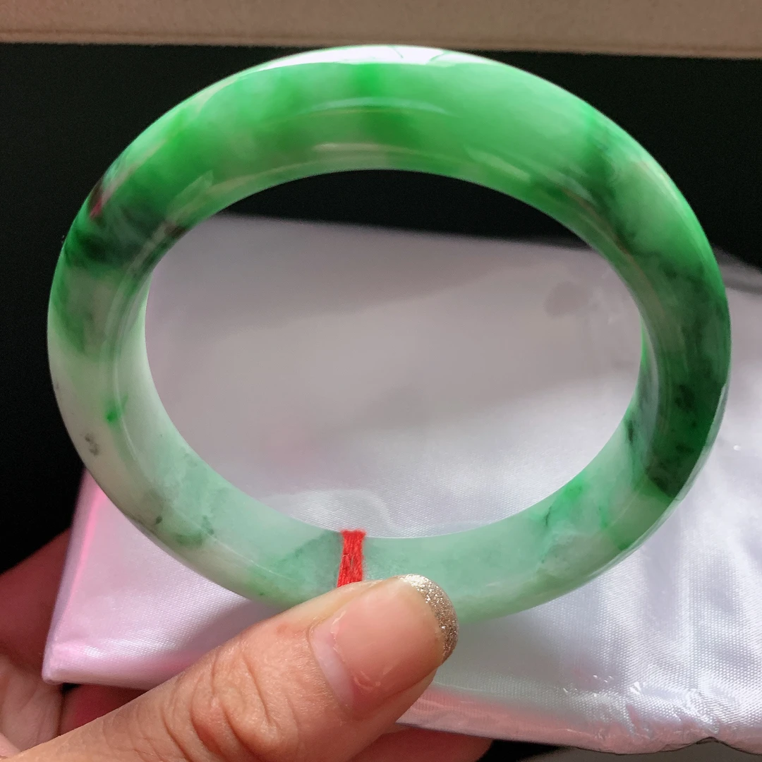 缅甸纯天然A货翡翠老坑乌鸡种阳绿花56-57圈