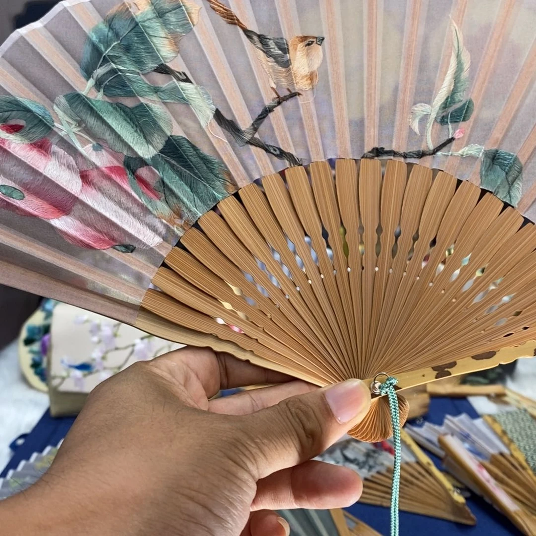 刺绣月****手工刺绣扇子