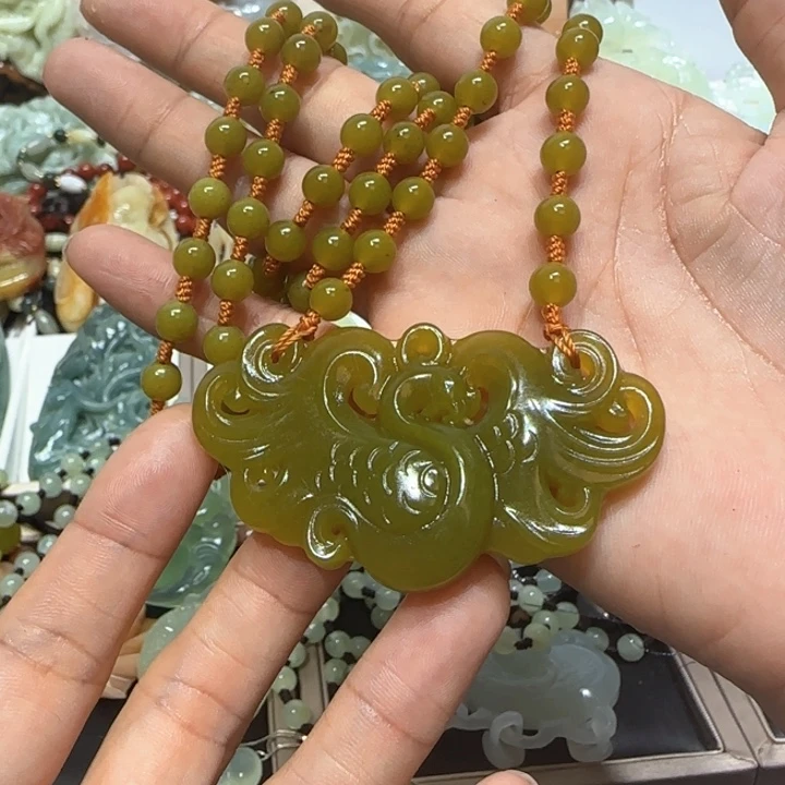 蛇纹石玉未镶嵌吊坠