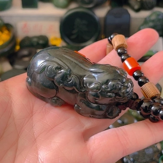 蛇纹石玉颈饰未镶嵌