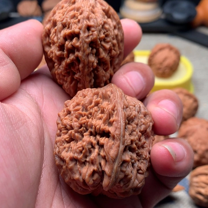 桃核吊坠大蒜头好看