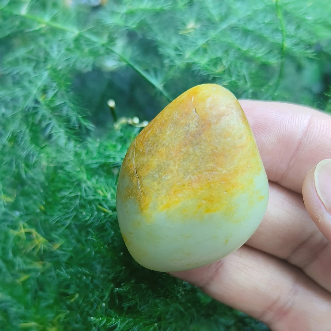 新疆和田玉原石天然挂件可盘可玩橘黄皮高清白