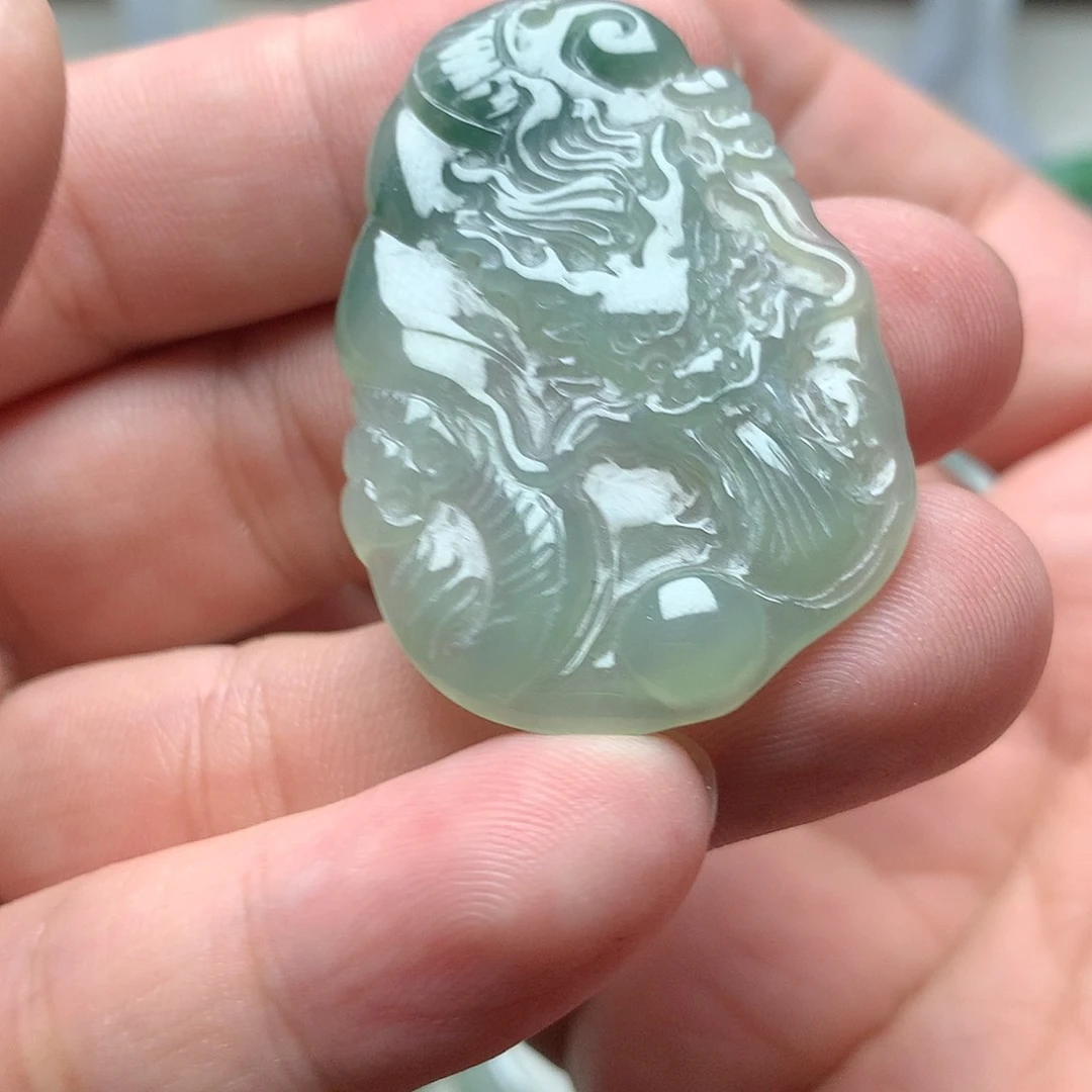 颈饰未镶嵌翡翠龙吸水