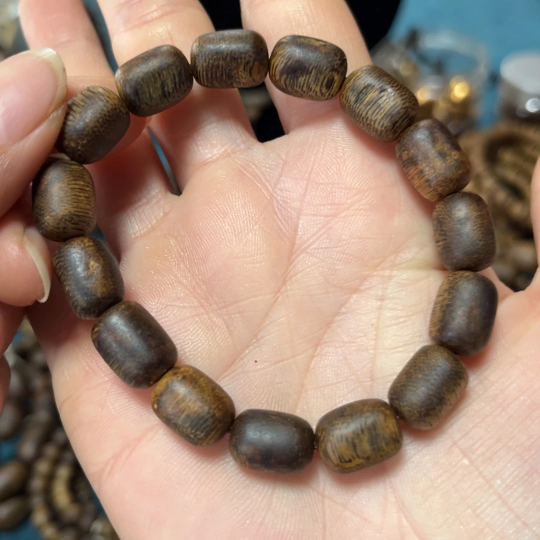 沉香手串汝湖卡9-8克多样性发货一条