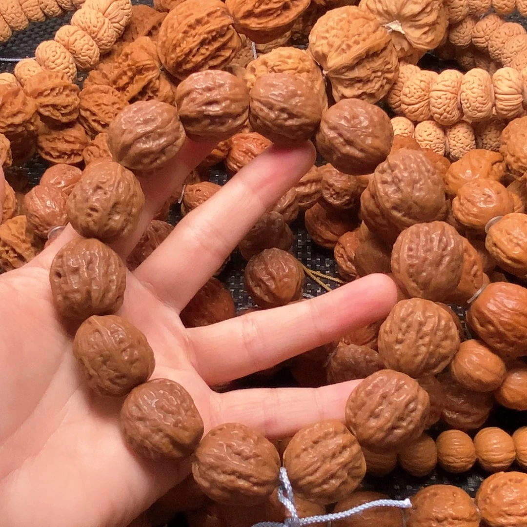文玩核桃吊坠树皮纹