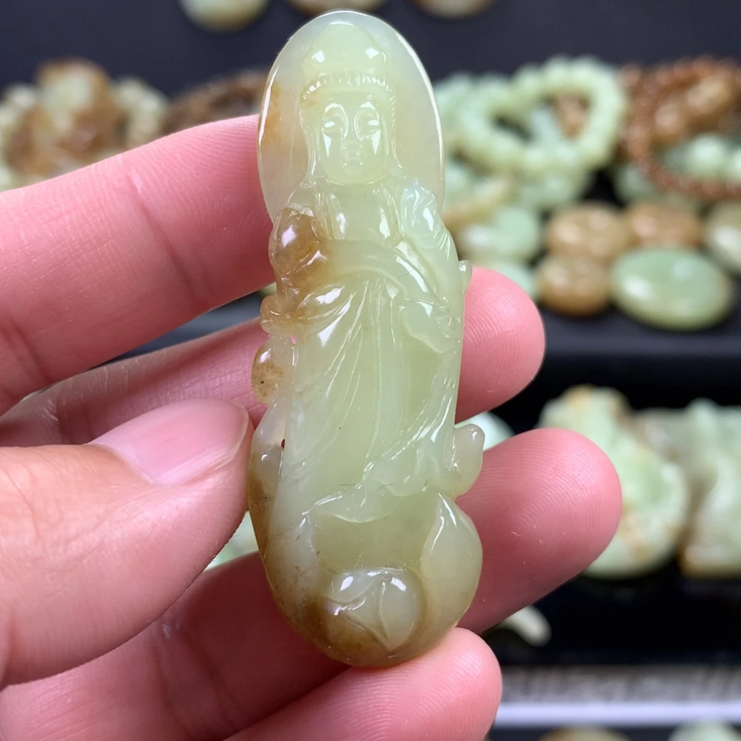 和田玉未镶嵌颈饰