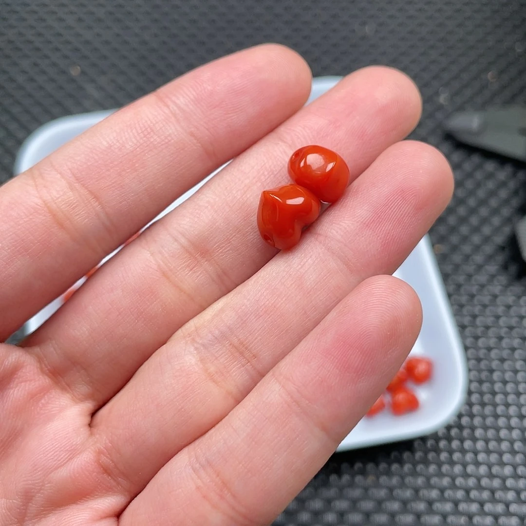 南红玛瑙10mm柿子红屁桃左右孔一组2颗未镶嵌