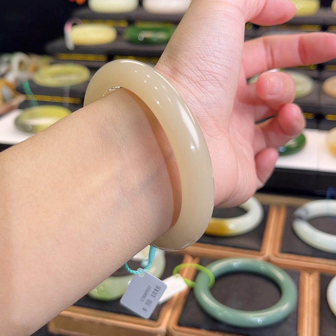 和田玉未镶嵌手镯温柔细底熟粉