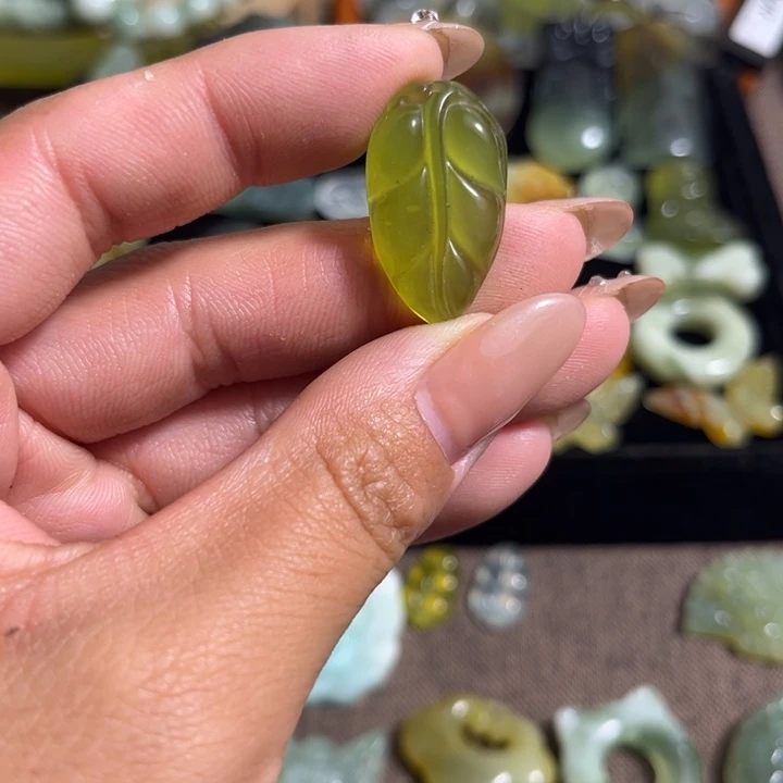 蛇纹石玉合金颈饰