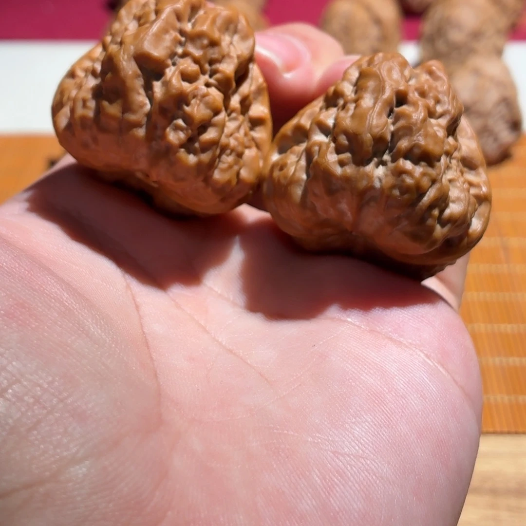 朽***别把件文玩核桃蛤蟆头A12