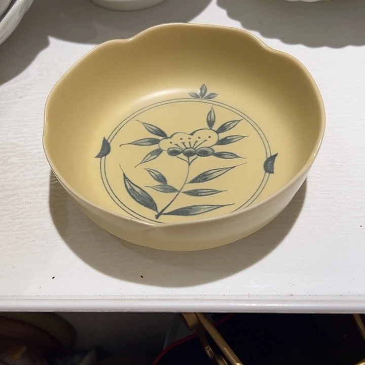洛***洛瓷葵口小碗1个青花手绘超有调性