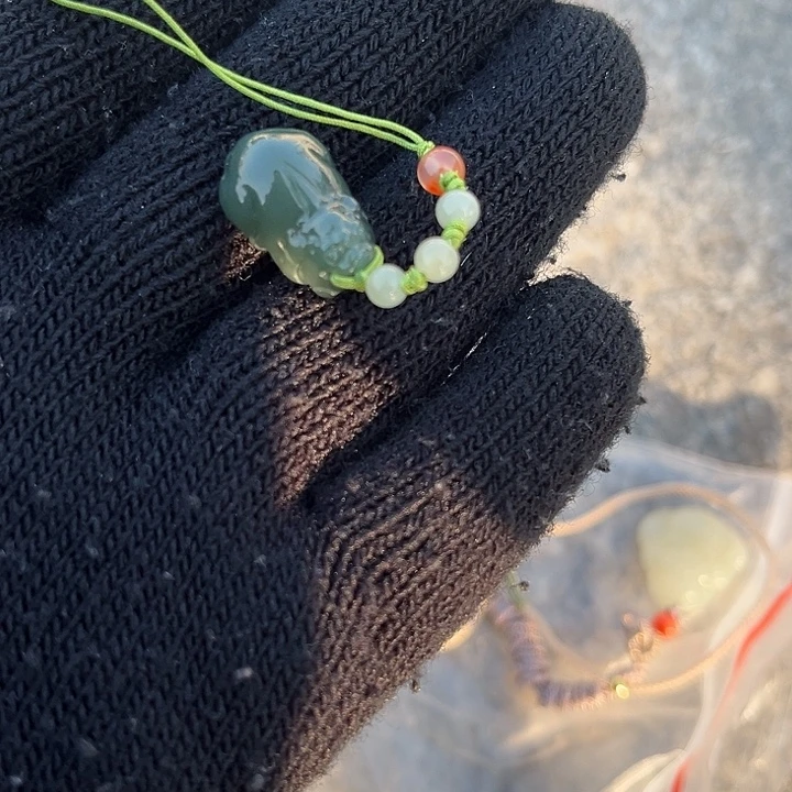 和田玉（糖玉）未镶嵌颈饰