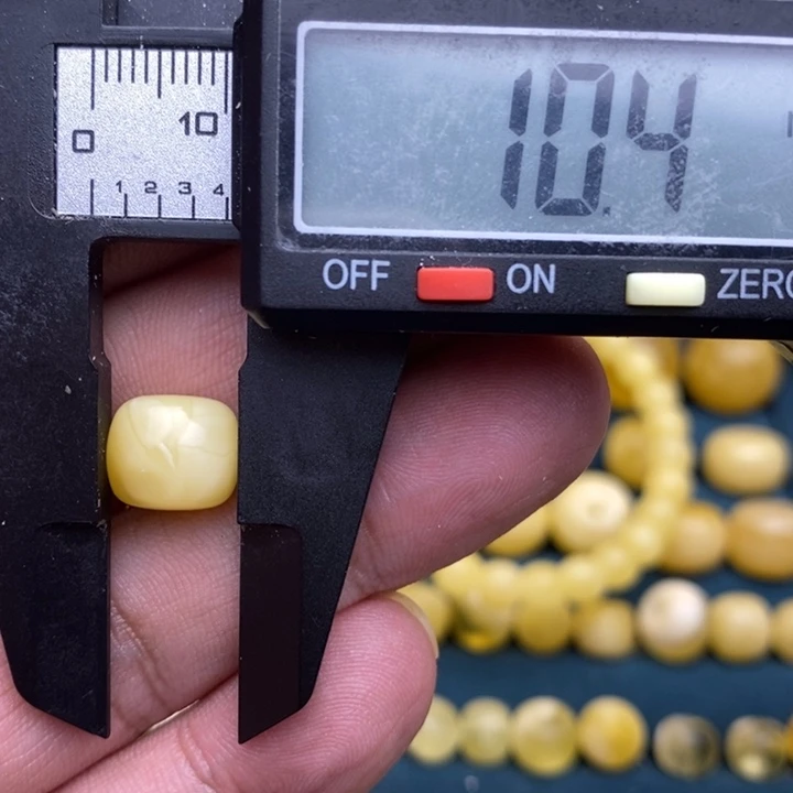 琥珀未镶嵌裸石32号10.4*9微瑕
