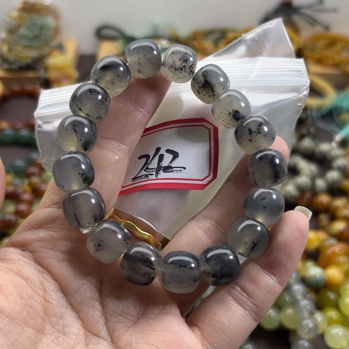 未镶嵌蛇纹石玉手链