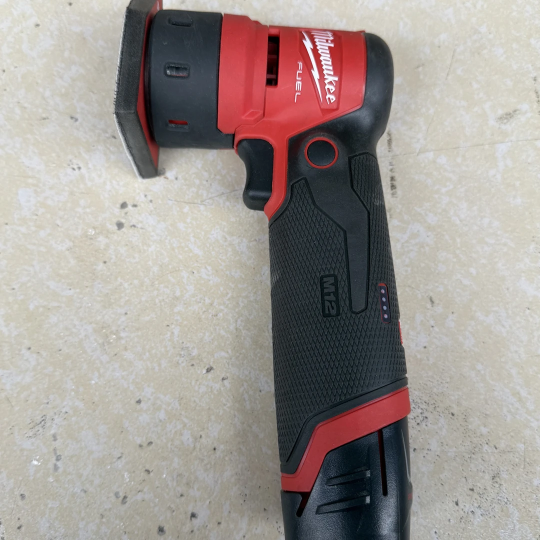 米沃奇砂纸机12付电池通用裸机