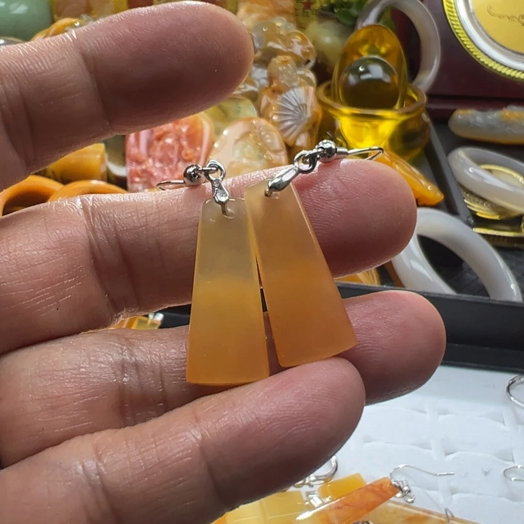 石英质玉未镶嵌颈饰